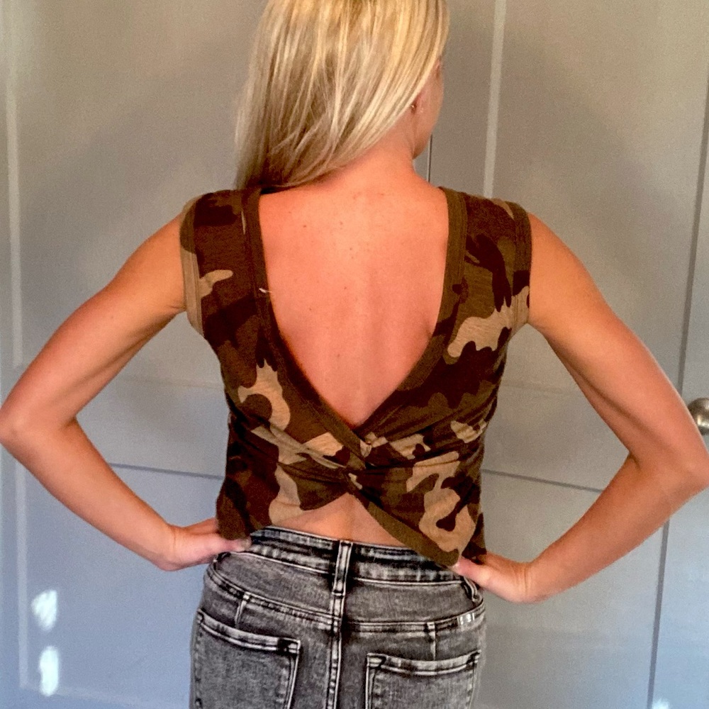 Vestique small camo open back crop top tank